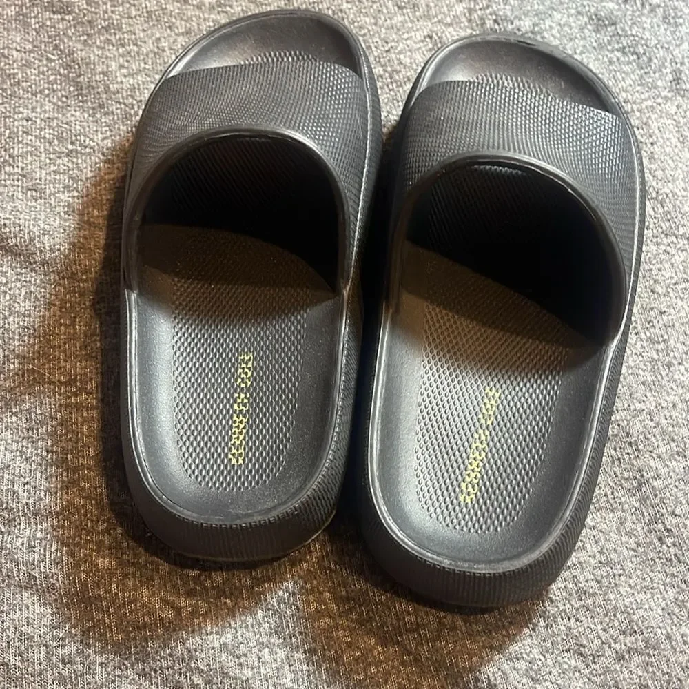 Kenneth Cole size overall